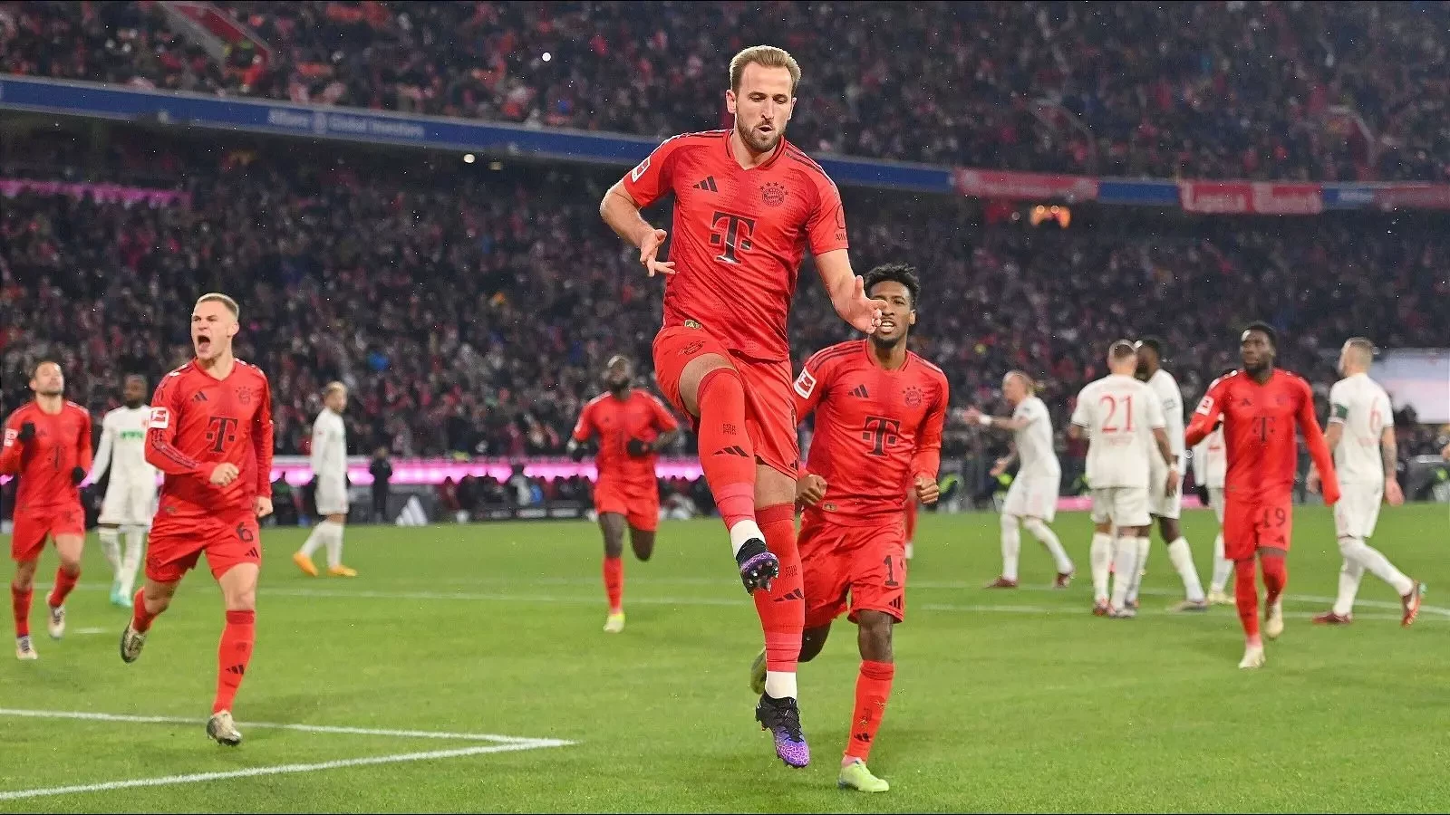 Harry Kane Alphonso Davies Boost Bayern Munich For Leipzig Showdown