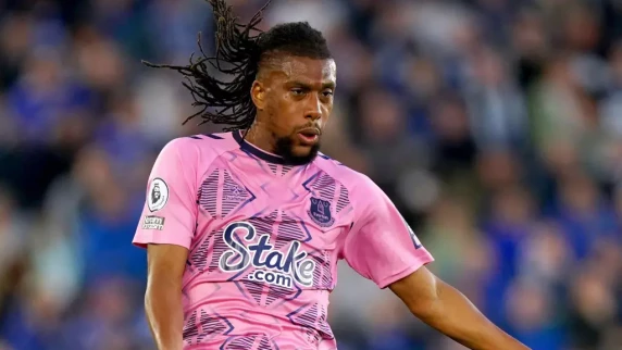 Alex Iwobi: Everton squad will fight to win last two games