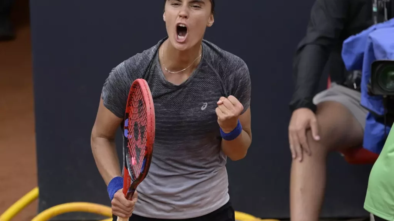 Elena Rybakina wins Italian Open final after Anhelina Kalininia forced to  retire