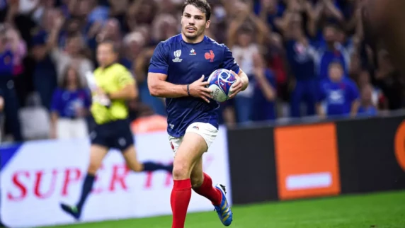 Antoine Dupont cleared for full training with France