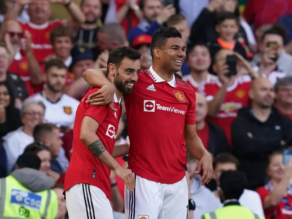 Bruno Fernandes nets Man Utd winner in comeback against Fulham to