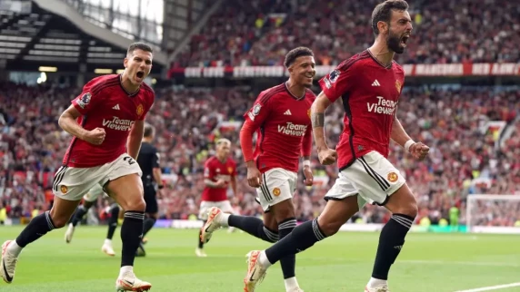 Bruno Fernandes leads Manchester United to victory over Notts Forest