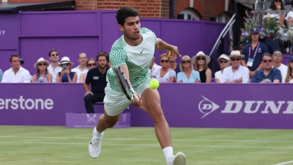 Grass-court newcomer Carlos Alcaraz through to Queen's Club semi-finals