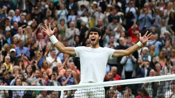 Carlos Alcaraz sets up mouthwatering Wimbledon final with Novak Djokovic