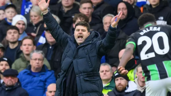 Mauricio Pochettino proud as 10-man Chelsea prevail in thriller against Brighton