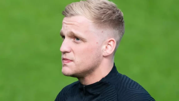 Donny van de Beek is considering his options as he eyes the Manchester United exit