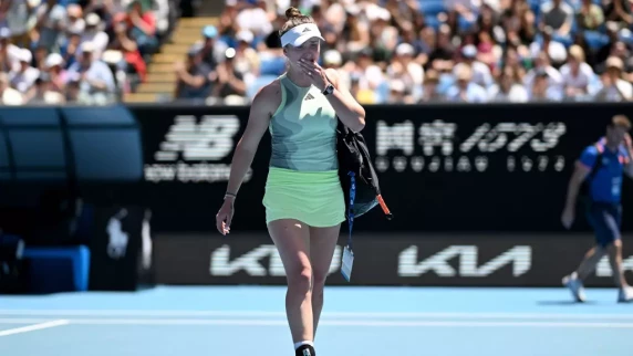 Elina Svitolina in tears after back injury forces Australian Open withdrawal
