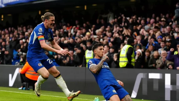 Ten-man Chelsea hold on against Brighton in Stamford Bridge thriller