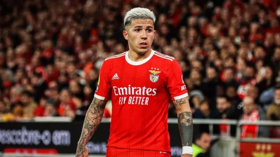 Chelsea break British transfer record with deal for Benfica's Enzo Fernandez