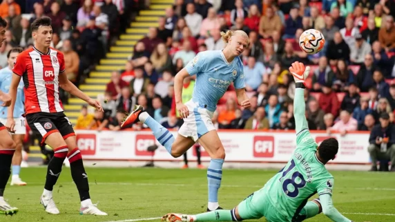 Manchester City win at the death against spirited Sheffield United