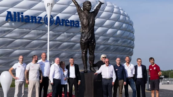 Bayern Munich unveil bronze Gerd Muller statue at Allianz Arena