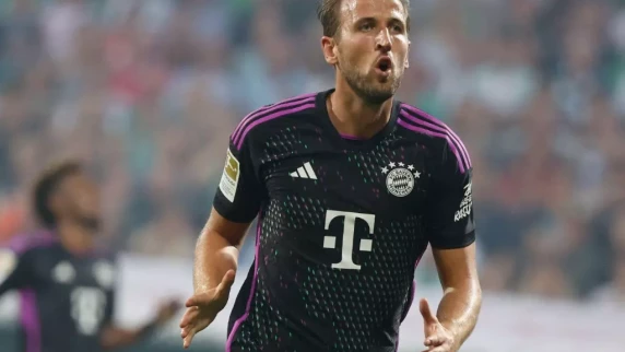 Harry Kane scores for Bayern Munich in big away win