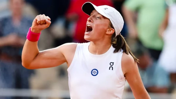 Iga Swiatek reaches French Open final after defeating Beatriz Haddad Maia