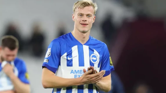 Brighton boss Roberto De Zerbi praises underrated Jan Paul van Hecke