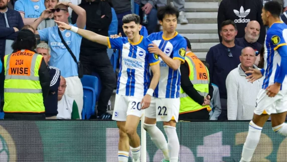 Julio Enciso stunner earns Brighton thrilling draw with champions Man City