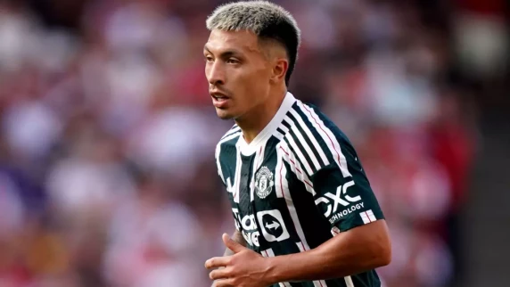 Erik ten Hag: Manchester United must wait and see over Lisandro Martinez injury