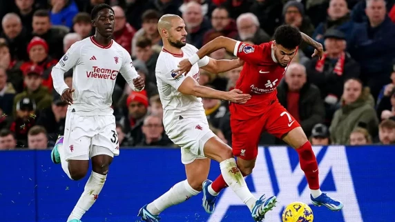 Man Utd hold Liverpool to goalless at Anfield