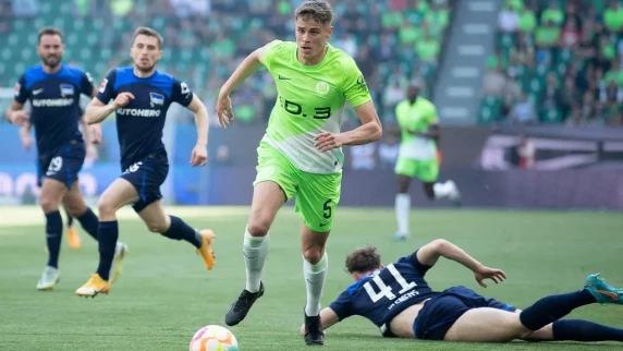 Tottenham close to signing Wolfsburg defender Micky van de Ven