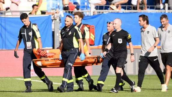 Senegal goalkeeper Mory Diaw struck by firework in Montpellier-Clermont clash