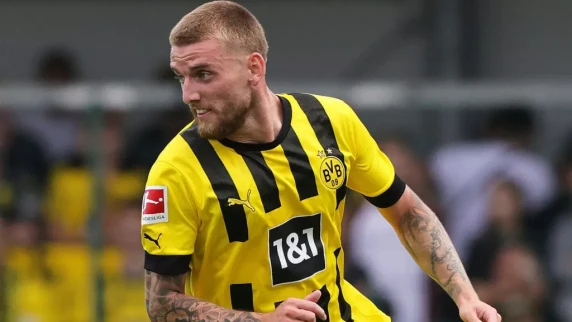 Borussia Dortmund hand Ole Pohlmann his first professional contract