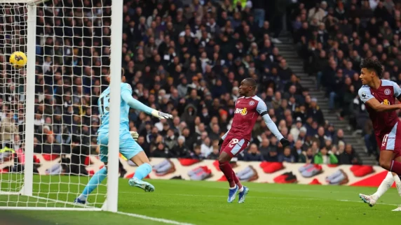 Aston Villa move into the top four as Tottenham's slump continues