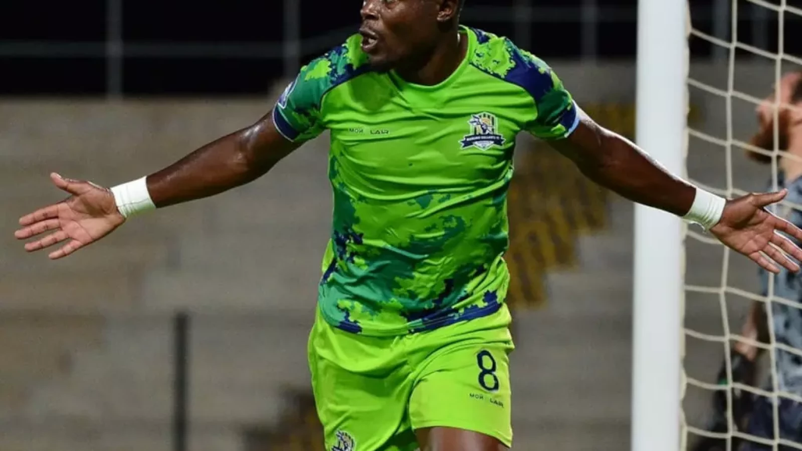 Zimbabwean international Chivaviro Takes CAFCC By Storm, Attracts Global Attention | diskidaily.co.za
