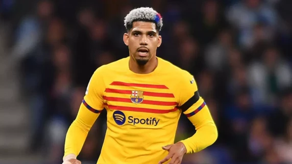 Bayern Munich launch ambitious bid for Barcelona defender Ronald Araujo