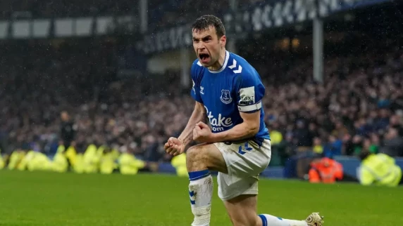 Seamus Coleman signs contract extension with Everton