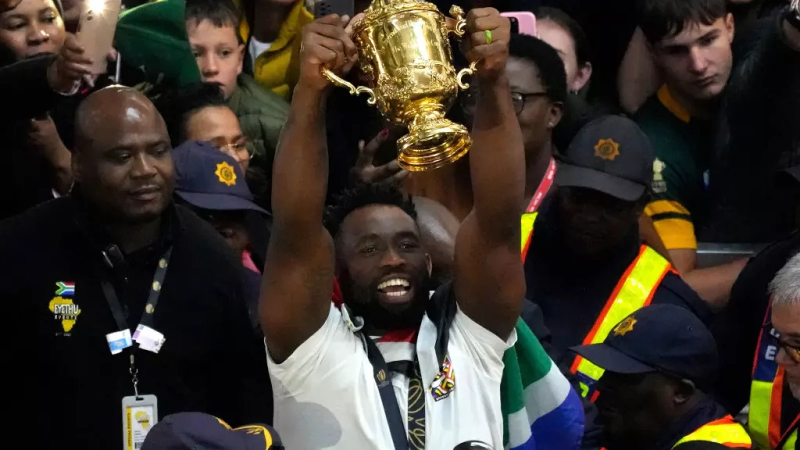 Siya Kolisi: 'Springboks can show South Africa the way' | rugby