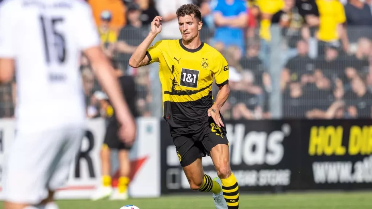 Thomas Meunier firm on staying at Borussia Dortmund