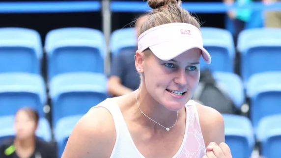 Veronika Kudermetova defeats top seed Iga Swiatek in Tokyo