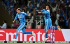 Harmanpreet-Kaur-celebrates-getting-a-wicket---Alamy-202516.webp