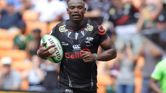 Etzebeth, Hendrikse and Mapimpi back in Sharks side to face Dragons