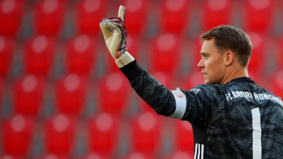 Manuel Neuer back in Bayern Munich training