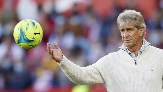 Manuel Pellegrini hoping to pile more misery on Manchester United