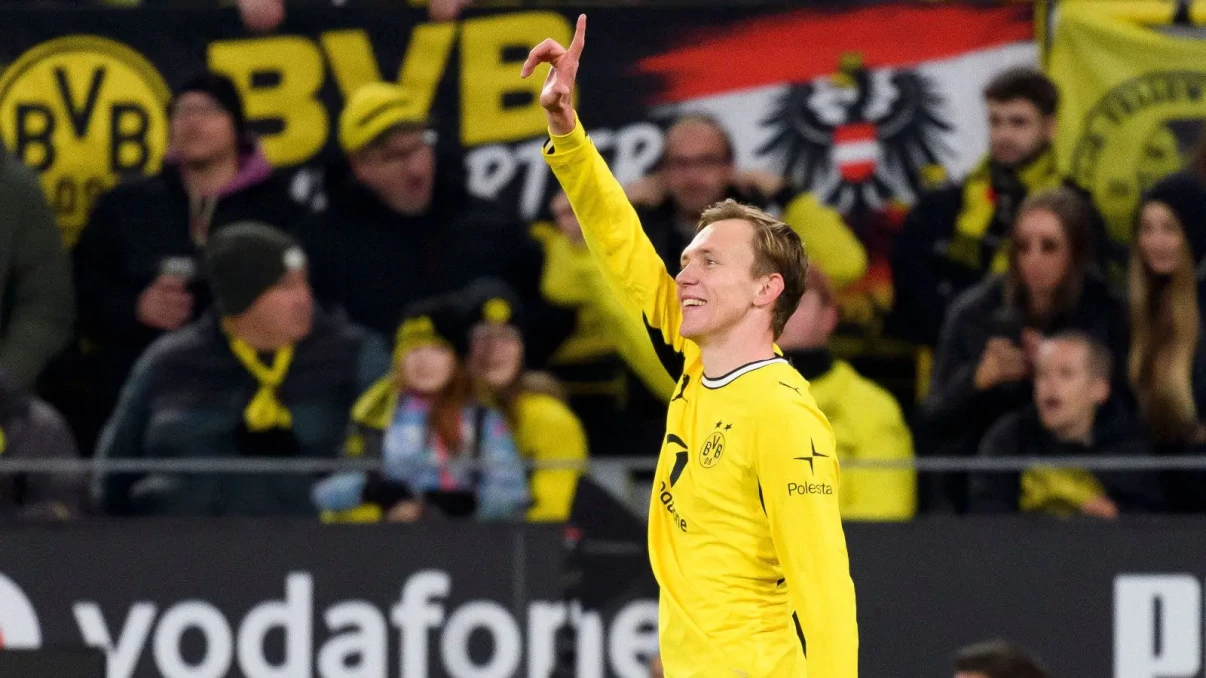 Bundesliga: Dortmund go top with hard-fought win over Eintracht Frankfurt Bundesliga: Dortmund go top with hard-fought win over Eintracht Frankfurt
