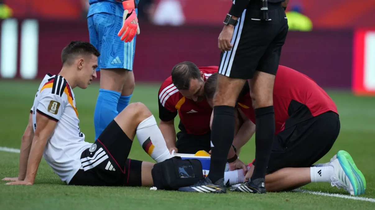 Nico Schlotterbeck picks up potentially serious injury in Germany win over Ivory Coast Nico Schlotterbeck picks up potentially serious injury in Germany win over Ivory Coast