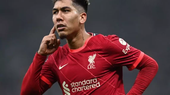 Roberto Firmino strikes late as Liverpool deny Arsenal at Anfield