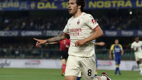 Newcastle closing in on signing of AC Milan midfielder Sandro Tonali