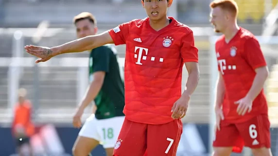 VFB Stuttgart sign Wooyeong Jeong from SC Freiburg