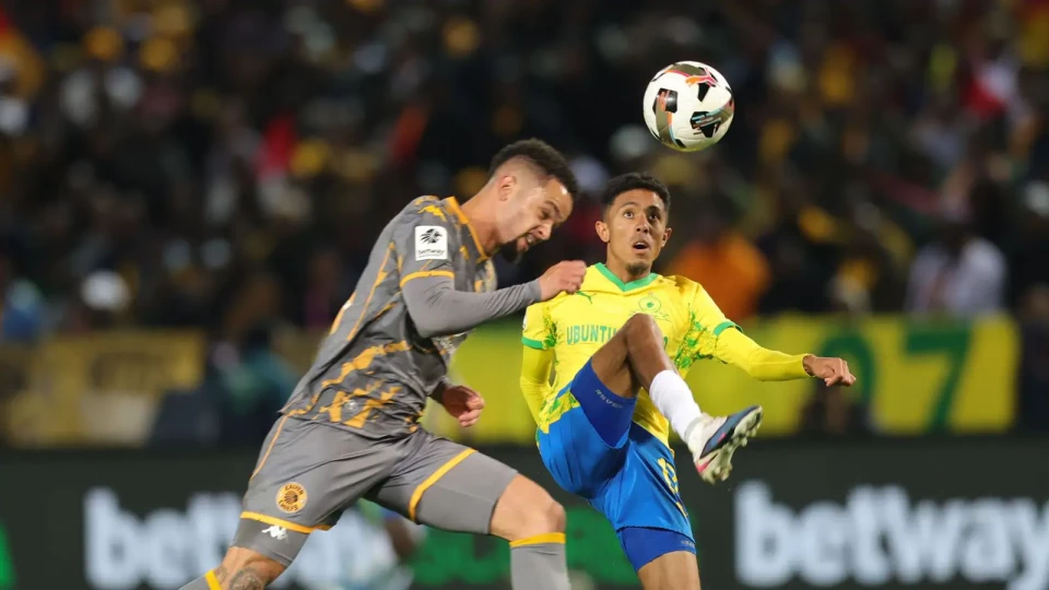 Mamelodi Sundowns stumble in title race as Kaizer Chiefs battle back for point