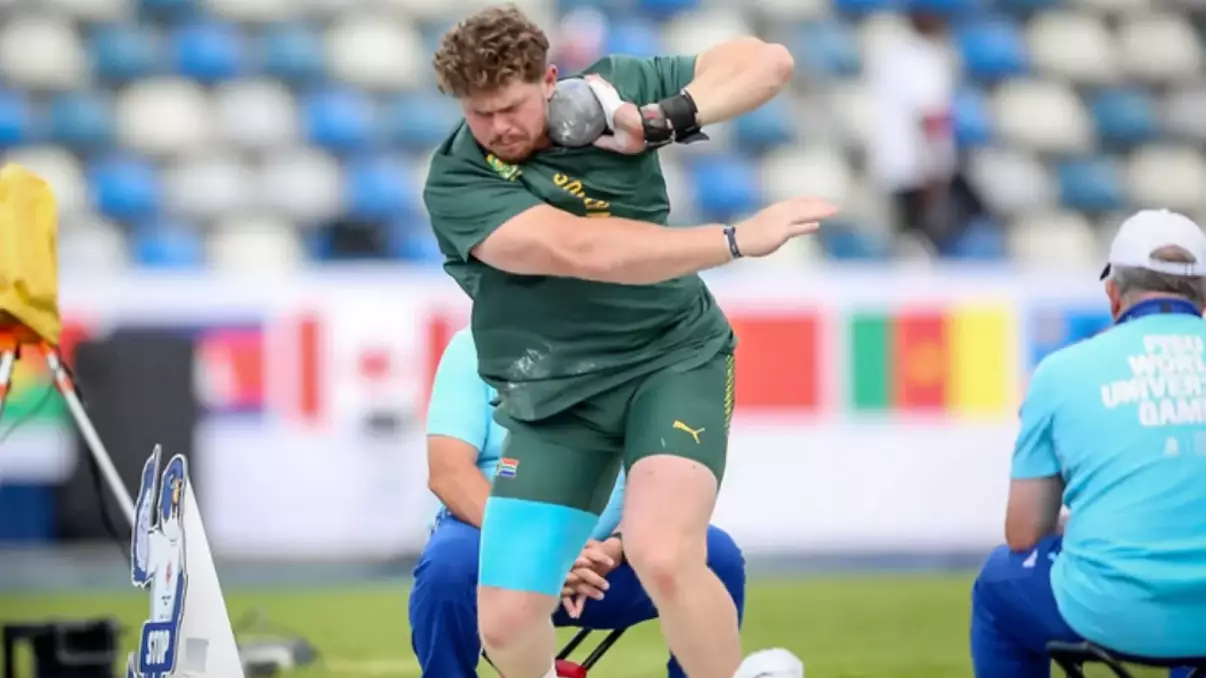 Aiden Smith soars to shotput gold