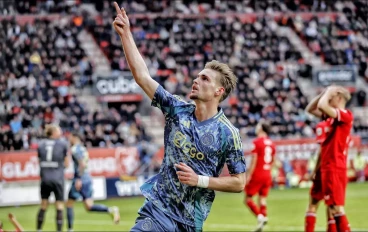 ajax-player-kenneth-taylor-celebrates-scoring16