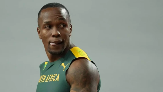 Akani Simbine, fellow South African sprinters power into 100m semifinals in Paris