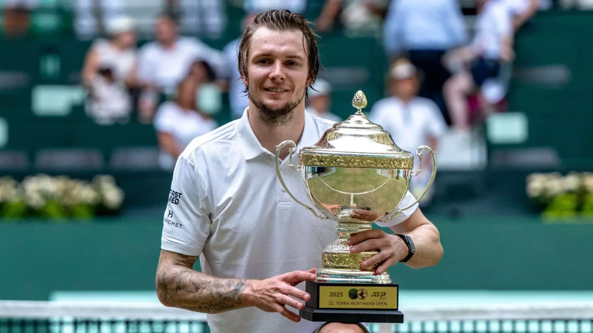 Alexander Bublik upsets Daniil Medvedev to claim Terra Wortmann Open crown
