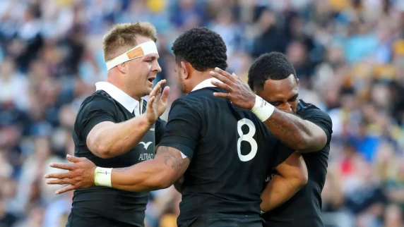 All Blacks survive second-half Wallabies scare to retain Bledisloe Cup in Sydney