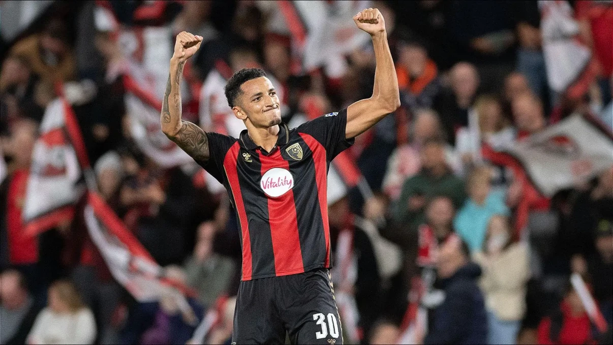 Europa League: Bournemouth win, Lyon beat Palace and Sunderland strike late Europa League: Bournemouth win, Lyon beat Palace and Sunderland strike late
