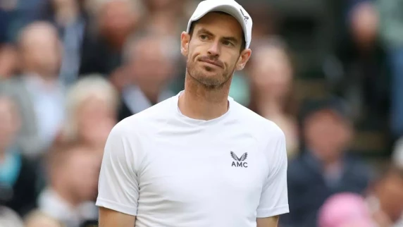 Andy Murray blows early lead before crashing to defeat in Zhuhai Championships