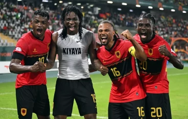 Angolans celebrate after beating Burkina Faso
