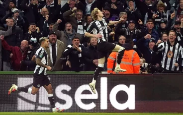 anthony-gordon-celebrates-scoring-the-newcastle-second-goal16